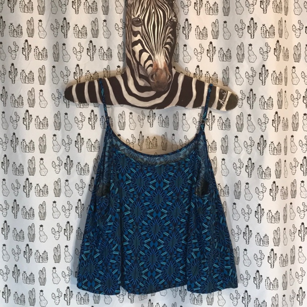 Boho Geometric Crop Top - Picture 3 of 3
